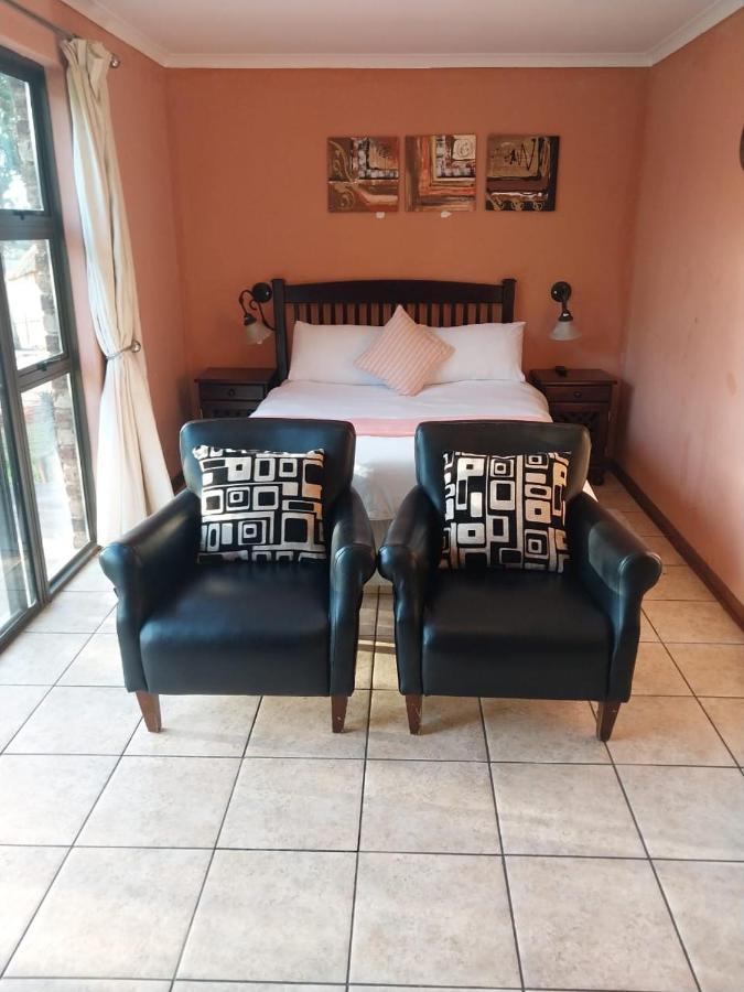 Kwena Maribane Lodge Бронкхорстспрёйт Экстерьер фото